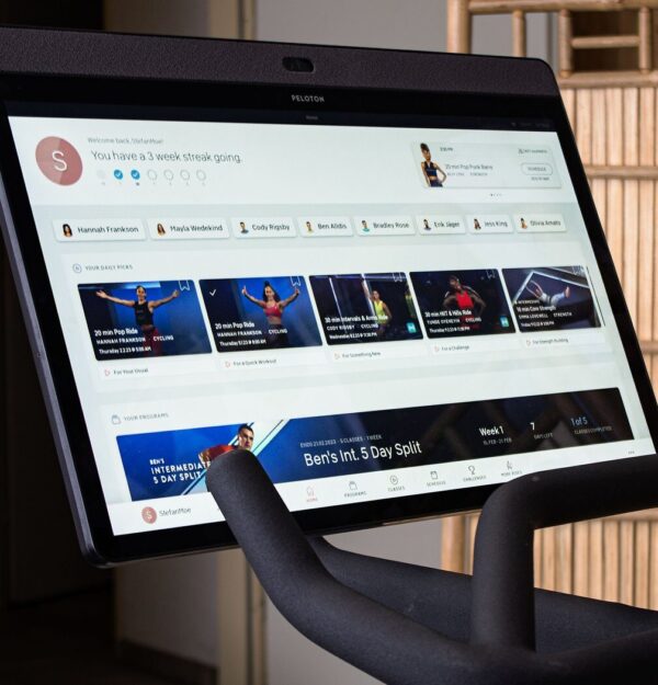 PELETON TABLET 24 INCH